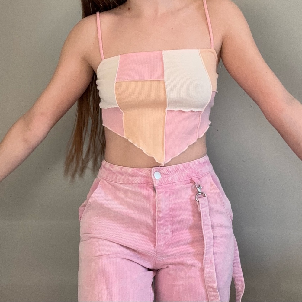 Lashnextdoor color block pink cropped cami.